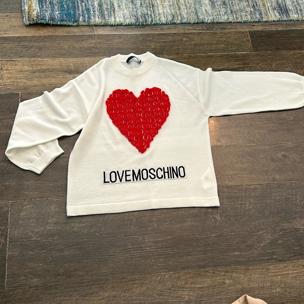 Love moschino sweater